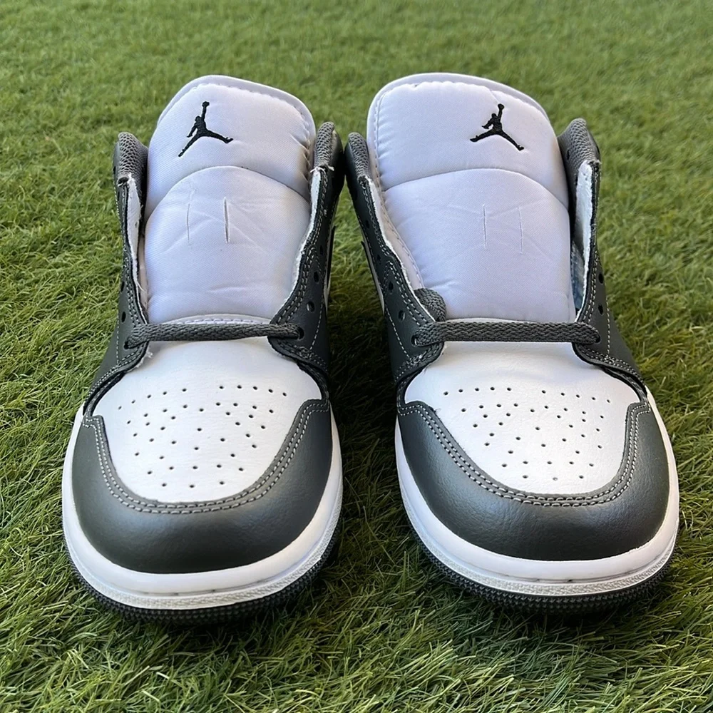 Air Jordan 1 Low - Picture 2 of 5